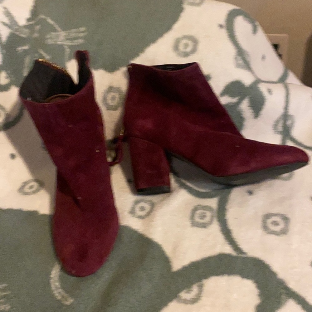Steve Madden suede booties
